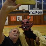 VIDEO: Malé basketbalistky ze Strakonic navštívili Mikuláš, čerti i anděl