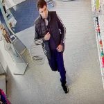 Policie pátrá po zlodějích, kteří kradou v drogeriích po celé republice