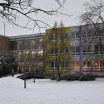 Vánoční trh na milevské 2. základní škole letos přilákal i pamětníky. Škola slaví 50 let
