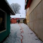 Kvůli požáru dílny v Nové Bystřici hasiči rozebírali kus střechy domu