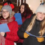 Ženy z Hrejkovic a okolí potěšily sousedy tradičním adventním zpíváním