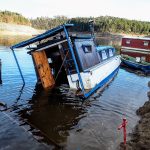 Na Orlické nádrži se potápěly v posledních dnech dva hausbóty