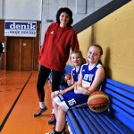 VIDEO: Basketbalistky BK Strakonice vyplnily volno vánočním turnajem