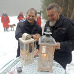 Starostové si předali na hranicích Betlémské světlo