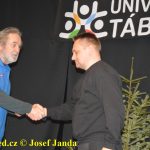VIDEO: Vánoční turnaj v Táboře ve stolním tenisu vyhrál Alan Mačor. Nejlepší žena brala bronz