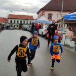 Hlavní závod Silvestrovského běhu v Jistebnici vyhráli Jakub Homola a Linda Pavlicová. Zaběhat si přišlo na 150 závodníků