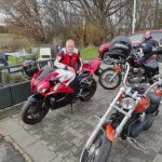 Teplé počasí vylákalo na silnice na Nový rok tisíce vyznavačů jedné stopy