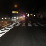 Auto srazilo v Budějovicích chodkyni. Seniorka skončila s těžkým zraněním v nemocnici