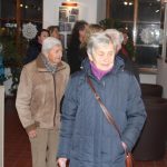 Josef Luxemburg v milevské knihovně ukazuje tajemství dveří, vrat, oken, výloh a balkonů