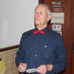 Josef Luxemburg v milevské knihovně ukazuje tajemství dveří, vrat, oken, výloh a balkonů