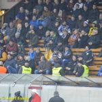 Kohouti dostali ve třetí části od Příbrami čtyři góly. V prodloužení přiletěla na led i termoska