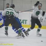 Kohouti dostali ve třetí části od Příbrami čtyři góly. V prodloužení přiletěla na led i termoska