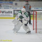 Kohouti dostali ve třetí části od Příbrami čtyři góly. V prodloužení přiletěla na led i termoska