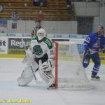 Kohouti dostali ve třetí části od Příbrami čtyři góly. V prodloužení přiletěla na led i termoska