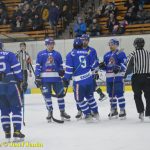 Kohouti dostali ve třetí části od Příbrami čtyři góly. V prodloužení přiletěla na led i termoska