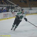 Kohouti dostali ve třetí části od Příbrami čtyři góly. V prodloužení přiletěla na led i termoska