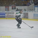 Kohouti dostali ve třetí části od Příbrami čtyři góly. V prodloužení přiletěla na led i termoska