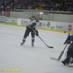 Kohouti dostali ve třetí části od Příbrami čtyři góly. V prodloužení přiletěla na led i termoska