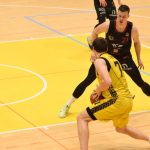 VIDEO: Sršni Nymburku statečně vzdorovali, postup jim utekl o osm bodů