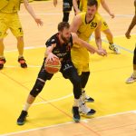 VIDEO: Sršni Nymburku statečně vzdorovali, postup jim utekl o osm bodů