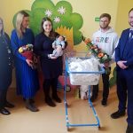 První letošní hradecké miminko na svět nechvátalo. Toníček se narodil až 14. ledna