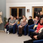 V plánské knihovně mají novou čítárnu. Uspořádali módní přehlídku, výtěžek z dražby jde na konto Rolničky
