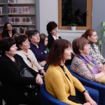 V plánské knihovně mají novou čítárnu. Uspořádali módní přehlídku, výtěžek z dražby jde na konto Rolničky