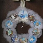 TVOŘENÍ: Vločkový věnec z víček