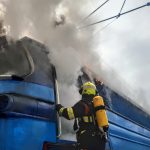 V zastávce Chlumec hořela lokomotiva. Provoz na rychlíkové trati je zastaven