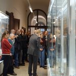 Škodovky na historických plakátech jedou proti proudu času
