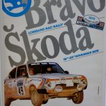 Škodovky na historických plakátech jedou proti proudu času