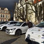Vyznavači elektromobilů dorazili na Žižkovo náměstí v Táboře