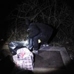 Strakoničtí strážníci vyzráli na bezdomovce. Nepořádek si po sobě musí sami uklidit