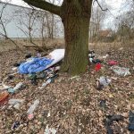 Strakoničtí strážníci vyzráli na bezdomovce. Nepořádek si po sobě musí sami uklidit