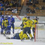 Kohouti se prosadili v souboji s Kobrou až v polovině zápasu, přesto naložili hadům půltucet