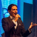 Návštěvníci reprezentačního plesu se vyfotili a přispěli tím na dobrou věc