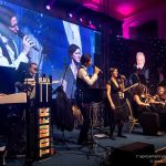 Návštěvníci reprezentačního plesu se vyfotili a přispěli tím na dobrou věc