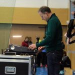 VIDEO: Sokolská akademie napěchovala sportovní halu. Oživení přinesla živá kapela Prvoci