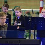 VIDEO: Sokolská akademie napěchovala sportovní halu. Oživení přinesla živá kapela Prvoci