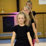 VIDEO: Sokolská akademie napěchovala sportovní halu. Oživení přinesla živá kapela Prvoci