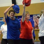 VIDEO: Sokolská akademie napěchovala sportovní halu. Oživení přinesla živá kapela Prvoci