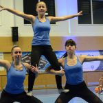 VIDEO: Sokolská akademie napěchovala sportovní halu. Oživení přinesla živá kapela Prvoci