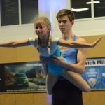 VIDEO: Sokolská akademie napěchovala sportovní halu. Oživení přinesla živá kapela Prvoci