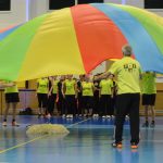 VIDEO: Sokolská akademie napěchovala sportovní halu. Oživení přinesla živá kapela Prvoci