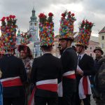 Masopustní průvod před českobudějovickou radnicí zval do tance i návštěvníky