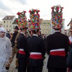 Masopustní průvod před českobudějovickou radnicí zval do tance i návštěvníky