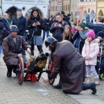 Masopustní průvod před českobudějovickou radnicí zval do tance i návštěvníky