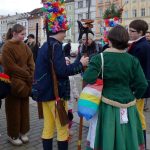 Masopustní průvod před českobudějovickou radnicí zval do tance i návštěvníky