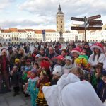 Masopustní průvod před českobudějovickou radnicí zval do tance i návštěvníky