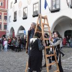 Českým Krumlovem prošlo přes sedmdesát masopustních masek